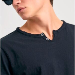 FUNKY BUDDHA T-SHIRT ΑΝΤΡΙΚΟ ΜΑΥΡΟ ΜΕ ΛΑΙΜΟ HENLEY FBM011-004-04 REGULAR FIT