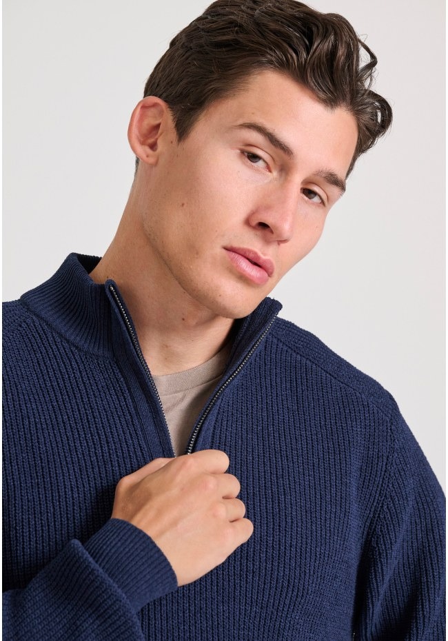 FBM010-052-09_NAVY_3 FBM010-052-09_NAVY_3