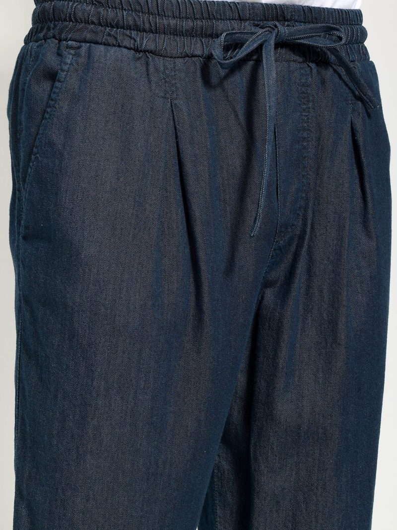 UNDER2739-800×1067 UNDER2739-800×1067