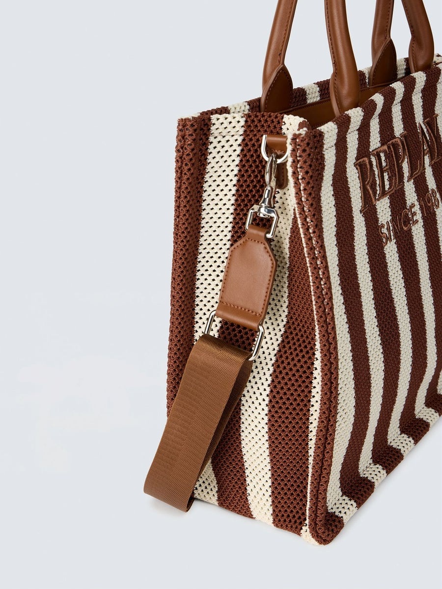 image_1774886246872 image_1774886246872