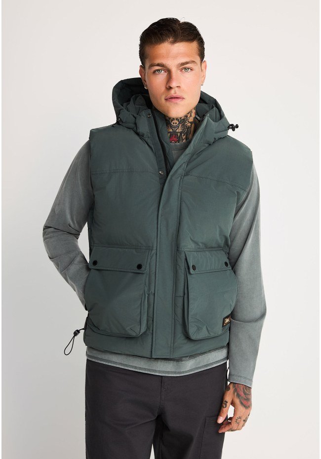 FBM014-003-01_GREEN_STORM_1